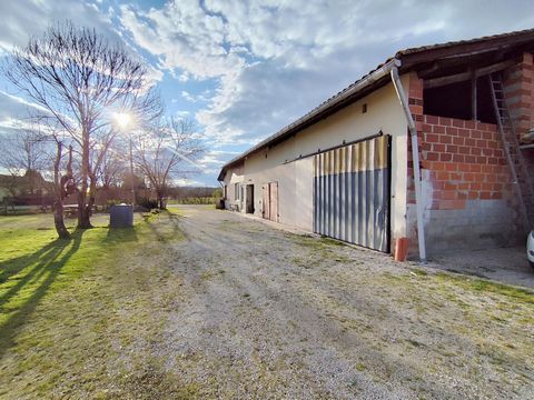 Ferme à restaurer + mobil home + 14310m²