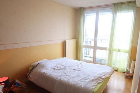 Appartement de trois pièces! Ravalement réglé par le propriétaire !