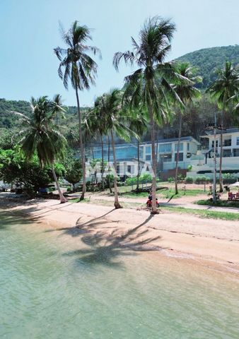 Ervaar de perfecte combinatie van rust en luxe in deze prachtige villa met twee verdiepingen op het eiland Yao Noi, in de provincie Phang Nga. Dit prachtige huis heeft een ruime woonoppervlakte van 82 m², een bebouwde oppervlakte van 168 m² en extra ...