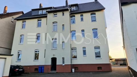 Denna vackra 3-rumslägenhet erbjuder allt du kan önska dig på 75 kvadratmeter! Perfekt för singlar, par eller den lilla familjen, detta kombinerar modern boendekomfort med ett underbart utomhusområde. Höjdpunkterna i korthet: I det stora sovrummet hi...