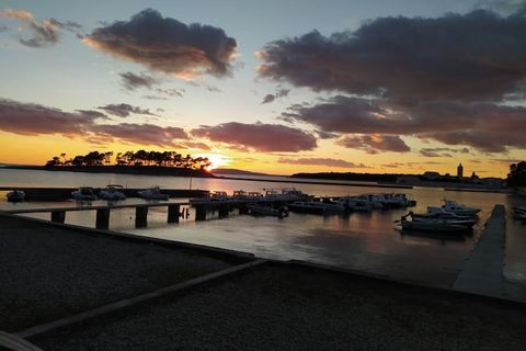 Apartments Verović Rab Banjol is a well-appointed, family- or group‑friendly holiday home in scenic Banjol, featuring spacious indoor living, multiple bedrooms/bathrooms, terrace dining, proximity to beaches, and locally celebrated hospitality. It is...