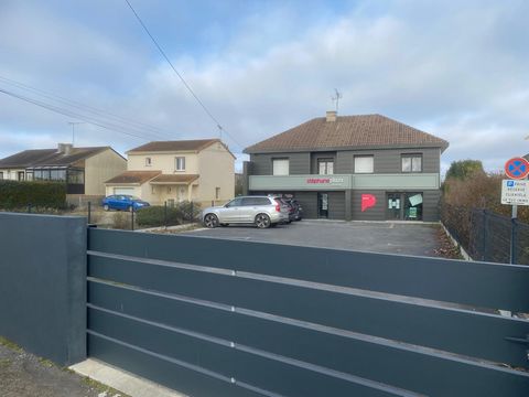 Immeuble bureaux & commercial avec Parking privé