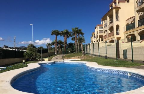 Apartment for rent in Tarifa with 2 bedrooms, communal pool and sea views. Its a stylish nicely furnished two bedroom first floor apartment with a modern well equipped kitchen to rent in Tarifa. A southwest facing balcony overlooks the swimming pool ...