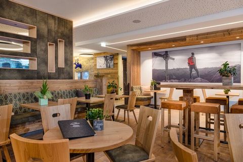 Please note that the maximum stay in this holiday home is 14 days. In the middle of the Hochkönig skiing and hiking paradise, the AlpenParks holiday flats offer everything your heart desires. Newly built at the end of 2020, the holiday flats score no...