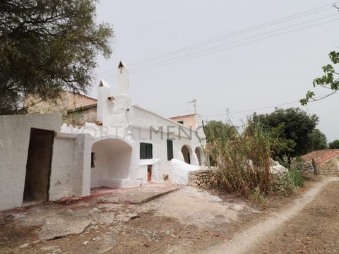 Country house situated between Alaior and Mahon. The house is on a 22 hectare plot, with land that can be used for farming and livestock, a centennial oak forest, with different agricultural buildings, such as cowsheds, stables, barns, etc. that make...