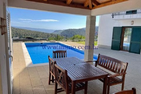 We are selling a beautiful south-facing holiday home with open sea views, surrounded by greenery. The house is located at the foot of the mountain Mosor, near Omis and consists of two floors connected by internal stairs. The ground floor has a modern...