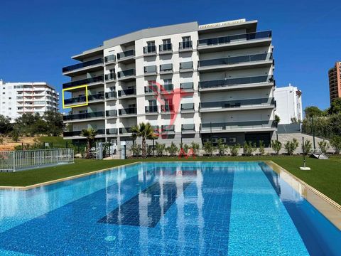 Less than 300 meters from the beach of Praia dos Três Castelos, we present this T2 completed in 2022, with an exclusive and privileged location next to the beach line, with luxury finishes. Inserted in a private condominium with only 22 fractions, wi...