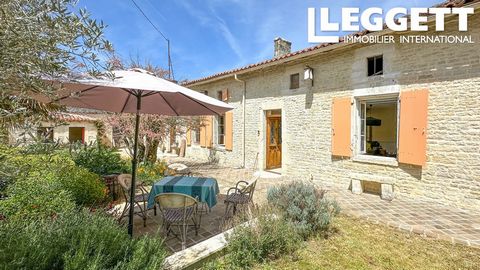 A20985JHI17 - Set in a village, this charming Charentaise cottage is south facing and very private. Just 3km from shops with a weekly market. Renovated tastefully by the current owners the house retains many of the original features, including a beau...