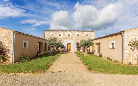 Country finca with swimming pool and panoramic views in Santanyí This wonderful, newly constructed house is offered for sale in a peaceful location, close to the town of Santanyí and all local amenities. It occupies a plot of around 42.000m2, enjoys ...