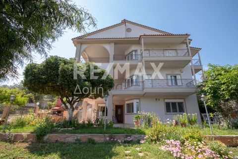 Real estate agent - Efstathiou ioannis. Available for sale exclusively on the Golden Coast of Panagia, building with a total area of 270 sq.m. on a plot of 1427 sq.m. it is a building which consists of three independent apartments of 90 sq.m. with an...