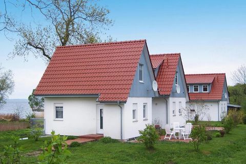 Appealing holiday home right on Lake Kummerow; an ideal location for all water sports. The gentle, hilly landscape of Mecklenburg Switzerland invites you to many tours and excursions. With a total area of around 33 square kilometers, Lake Kummerow is...