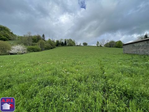 BUILDING LAND OPEN VIEW, QUIET Are you looking for land to live in the mountains, or to have a foothold in the mountains to build your second home, then this land will meet all your criteria. Land with a total area of approximately 800m², of which 56...