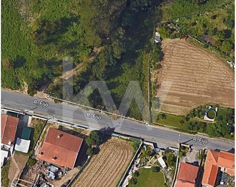 Building land with 2110m2 and 49 meters of road frontage. In a high and quiet area of Tarei / Souto with capacity for the construction of 4 fronts. Ideal land for single-storey construction, sun exposure from south and west. Come and discover the ide...