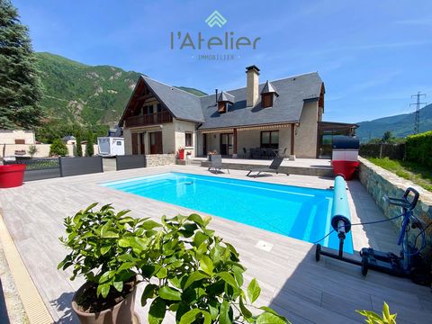 Welcome to this rare house, a property combining modernity and tradition, design and well-being, a house that will definitely not leave you indifferent. Located in Vielle Aure in the heart of the Aure valley, a stone's throw from the shops, the gondo...