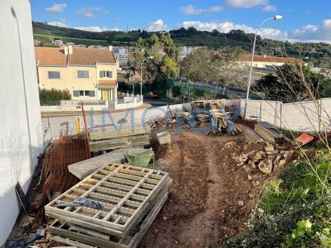 Plot of urban land with 241m2 in Leceia Parish of Barcarena, The land is in an area only of villas and has an implantation area of 84m2 that can include 3 floors (basement, ground floor, 1 floor). -Close to the main accesses: A5, IC19, CREL -Close to...