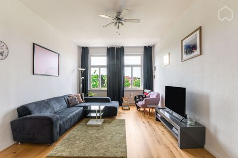 This beautiful, well-kept family flat features a stylish interior, plenty of space and the beautiful castle view. The flat is fully furnished and has 3 bedrooms with double bed (2x 180x200 cm, 1x 140x200) plus sofa bed (150x180 cm), Children and Babi...