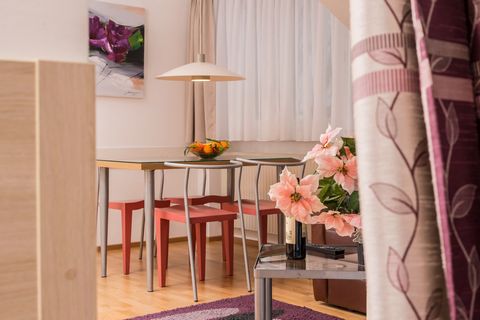 Thanks to the private terrace and the bright rooms our 40m² apartment in the attic has its very own flair. Enjoy the view from the terrace into the green and quiet inner courtyard. Nature right in the city. In the bedroom you may choose between singl...