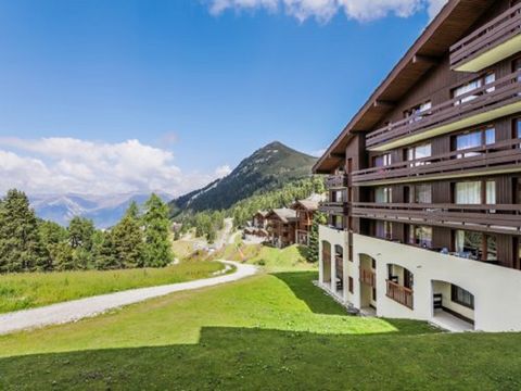 Your residence: The Residence is near the center of the station, shops, restaurants and entertainment. The refurbished self catering ski apartments face south-east or south-west. The ski holiday apartments have fully equipped kitchens, most have a ba...