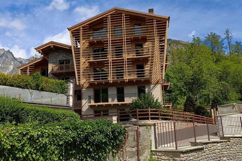 In the cosy mountain village of Courmayeur, known for its abundance of restaurants and bars, atmospheric shopping area and challenging ski resort, we offer this beautiful, yet to be built, spacious apartment for sale (117 m²). The building, designed ...
