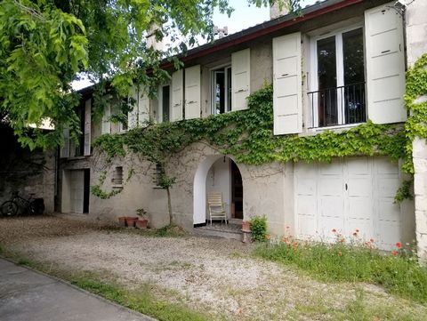 Dpt Ardèche (07), A vendre, Bourg Saint Andéol, maison sur deux niveaux d'une surface habitable denviron 116 m2 avec garage et atelier sur une parcelle de 342 m2 entièrement clôturée