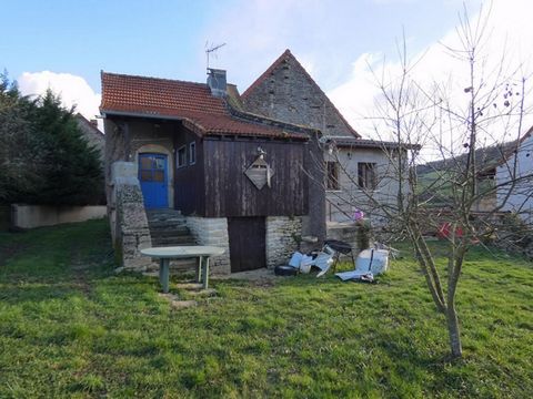 EXCLUSIVITY, GENOUILLY, in a nearby hamlet, in a triangle Montceau, Montchanin, Buxy, I present you this house of 58 m2 on a plot of 350 m2. This property is composed of a living room of 26 m2 with open kitchen (part created in 2014), a large bedroom...