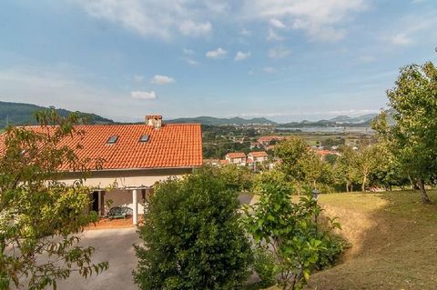 Its location is fantastic between Santander and Bilbao.  We present this impressive home, surrounded by a natural environment that will transmit that peace and tranquility that you need, a house of which you will be proud, with a rustic style and cha...