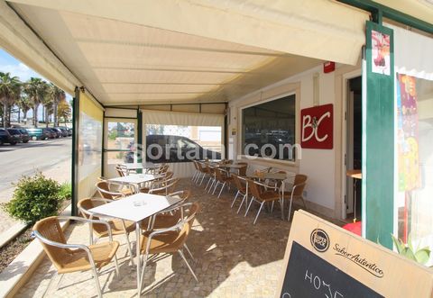 Restaurant in the center of Albufeira close to all services, with 138m2 of floor space, and 40m2 of terrace. It also has a garage used as a dressing room, office and bathroom, with 70m2, and warehouse. Excellent business opportunity Book your visit n...