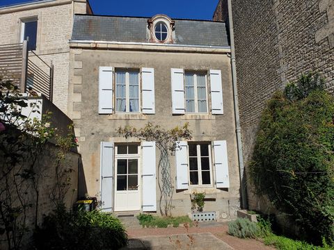 Dpt Deux Sèvres (79), à vendre NIORT maison P6 de 101 m² - Terrain de 140,00 m²