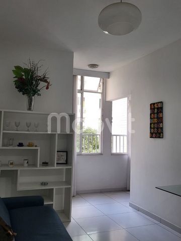 INVESTORS, THIS IS YOUR OPPORTUNITY! A charming apartment in Copacabana, fully furnished and licensed to Airbnb, is waiting for new owners. Located on the quiet Rua de Santa Clara, in front of the José Guilherme Merquior Natural Municipal Park and ju...