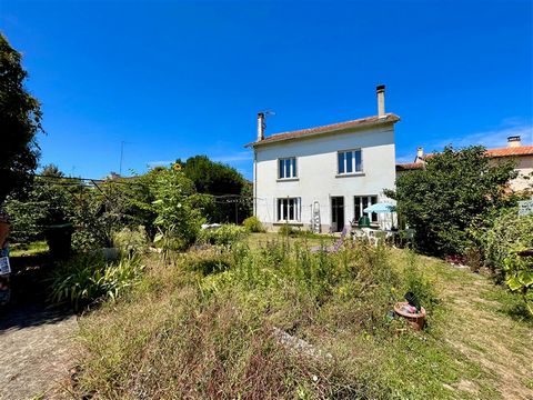 Ref. 4107 In the town of Sainte-Livrade sur Lot, a two-minute walk from amenities, this 106 m2 house is waiting for you! Push the door to discover a beautiful living room of 33 m2, with its splendid parquet floor and its decorative fireplace. In the ...