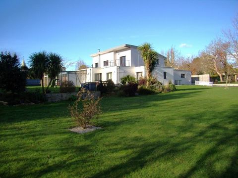 Dpt Finistère (29), à vendre TREMEOC maison P8 de 220 m² - Terrain de 2 119 m²