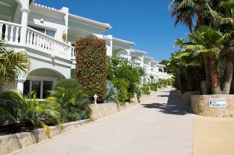This beautifully presented two bedroom flat for sale in the Parques Casablanca complex has a large private partially covered balcony terrace, a spacious open plan living room, a luxurious bathroom and a modern fully equipped kitchen. The flat is loca...
