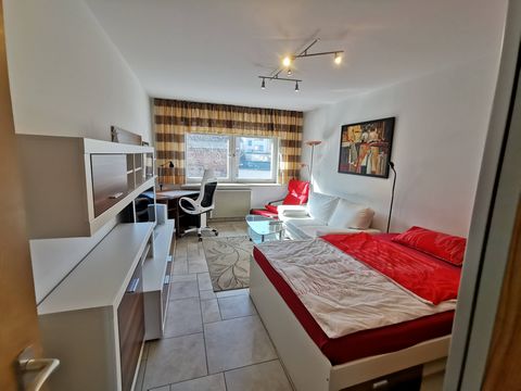 Do you love living centrally, shopping or just strolling through the beautiful old town of Nuremberg? The property consists of an attractive room and a kitchen with a seating area. An elevator takes you comfortably to the apartment, which also includ...
