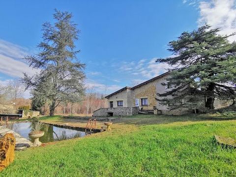 24590 SAINT GENIES. Property: stone house, garage, wooden room/chalet, land approx. 23040 m². Selling price: 220,000 euros (Agency fees paid by the seller). Located in the heart of the golden triangle of the Périgord Noir, 15 kms from Sarlat and 12 k...