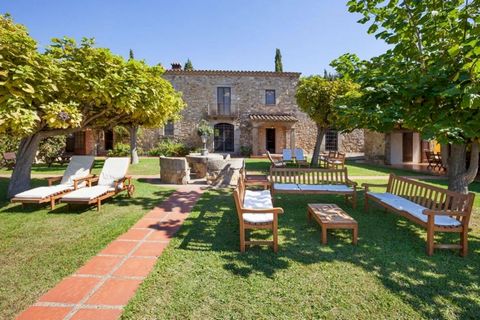 Oustanding country estate is located 120 km from Barcelona, ​​in the heart of the Costa Brava, surrounded by mountains and with absolutely amazing views.   The main house is organized over 2 floors and has numerous living rooms, a dining room, wine c...