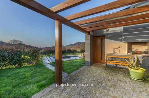 Small farm for sale in Arouca, Albergaria da Serra Property with unique characteristics, inserted in a plot of land with 495m2, in the beautiful and unique landscape of Serra da Freita. The villa is endowed with a modern layout, simple but very funct...