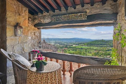 SOLE AGENT - CALLIAN. This unique house is located in the heart of the medieval village of Callian, situated on a hilltop (320 metres above sea-level) offering beautiful green views, in the eastern part of the Var department. The village is home to 3...