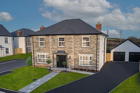 Our grandest bunnyhomes yet, and one of just three of this home type at Blackberry Lane, Plot 17, The Manor House commands an elevated position overlooking the central green within this edge of village community.     Enter a stately hallway with swee...