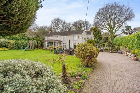 Located on the entrance to Blackwood town and adjacent to the entrance of Blackwood Golf Club, Newlyn House comes to the open market for the first time in over 40 years and offers extensive family size accommodation over two floors with the option of...
