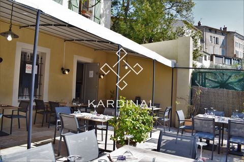 Kardinal immo offers this beautiful restaurant with its shaded terrace and its apartment on the 1st floor in the heart of the village, quiet, at the gates of the Verdon in Flayosc in the Var, near Draguignan and 30 minutes from Saint Tropez, ideally ...