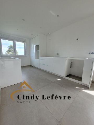 A voir sans tarder, plus que quelques lots de disponible !! Très belle résidence neuve de 6 appartements sur la commune d'Haucourt Moulaine. Appartement de 110 m2 composé de 2 chambres, un spacieux salon séjour avec cuisine neuve toute équipée et cel...