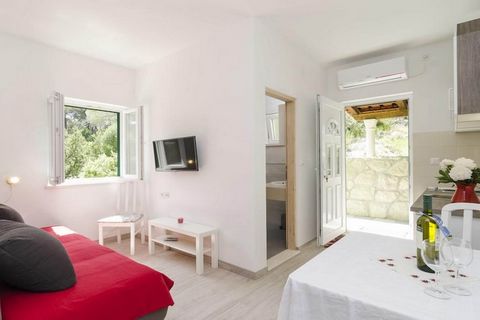 Apartments Matuško are located in Saplunara, which may be the last hidden jewel left in the Adriatic with untouched natural beauty, splendid beaches and rich vegetation. Property offers two accommodation units with common garden and BBQ facilities. P...