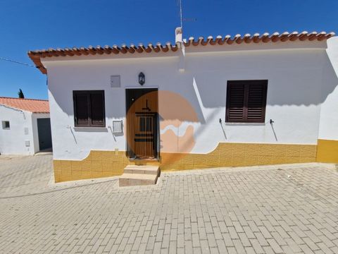 A magnificent village house for annual rental in Corvos, near Mértola. Situated in a quiet village, but only 12 minutes from the historic town of Mértola. The house consists of a living room, a dining room with more than enough space and a practical ...