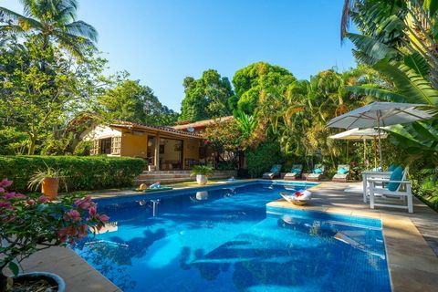 In privilegierter Lage, nur 400 Meter vom berühmten Praça do Quadrado entfernt, in Trancoso, befindet sich dieses charmante Gasthaus auf einem Grundstück von 2.011 m² mit 917 m² bebauter Fläche , einschließlich Terrasse, Swimmingpool und Balkonen. Di...