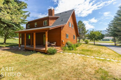 Fantastic opportunity with this final price improvement Oct 11-- final one before taking off market! The owners are officially losing money on the remodel at this price. Ski cabin living at its finest, complete with direct views of Nordic Valley Ski ...