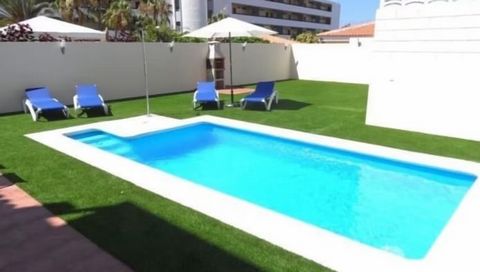 FABULOUS DUPLEX C9 WITH PRIVATE POOL. The holiday home is located in Callao Salvaje and offers an outdoor pool, a garden, a barbecue area, free WIFI and views of both the pool and the garden. It has a kitchen with a microwave, a fridge and an oven, a...