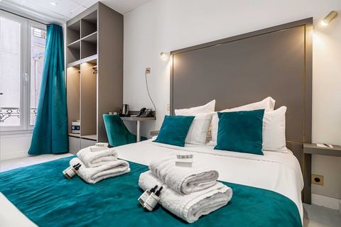 Ontdek de charme van Cannes vanuit dit comfortabele studio-appartement, ideaal gelegen op een steenworp afstand van de Vieux Port en de Croisette, perfect om de stad te verkennen en te ontspannen na een drukke dag! Geniet van de gezellige slaapkamer ...