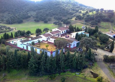 Exclusivo complejo residencial rural en plena naturaleza, con una superficie total de 1.014.377 m ² de terreno dividido en varias fincas: Cortijo y alrededores con 150.546 m², El Carrascal de 261.581 m² y Sierra de Coripe de 602.250 m², situado en la...