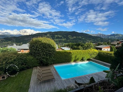 Este chalet de lujo en venta ofrece 541 m² de confort alpino, seis habitaciones, una piscina exterior e impresionantes vistas del Mont Blanc. GADAIT International le ofrece la oportunidad de convertirse en propietario de esta joya en el corazón de la...