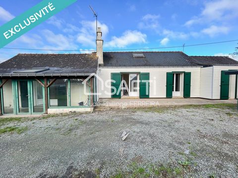 Située à Guémené-Penfao (44290), cette charmante maison offre un cadre de vie paisible et authentique, idéal pour les amoureux de la nature. La commune bénéficie d'un environnement verdoyant et préservé, propice aux balades en plein air. Les commodit...